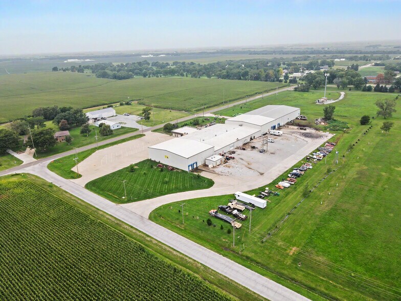 More Photos Of 545 N 1st St, Geneva Warehouse For Sale