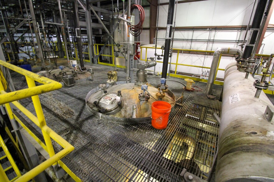 More Photos Of 5640 44th Ave S, Clinton Office For Sale