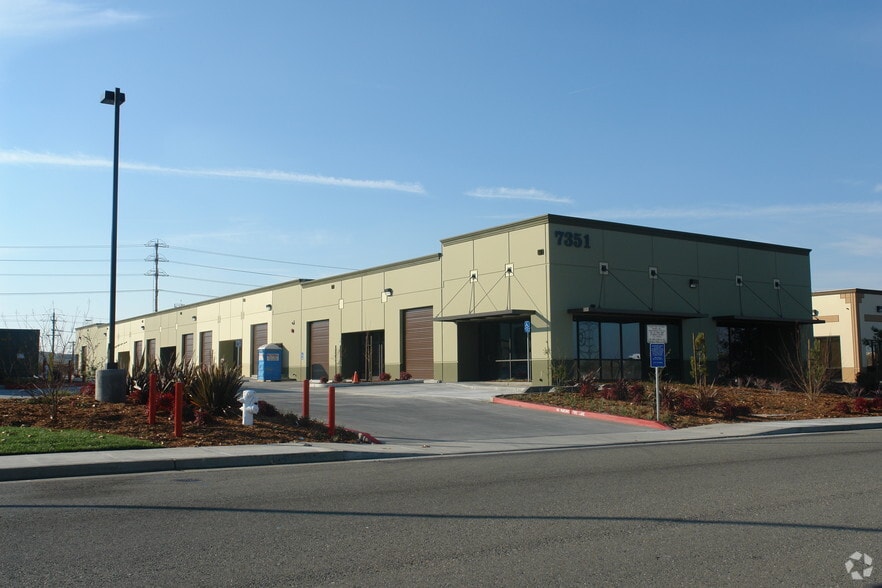 More Photos Of 7311 Galilee Way, Roseville Unknown For Lease