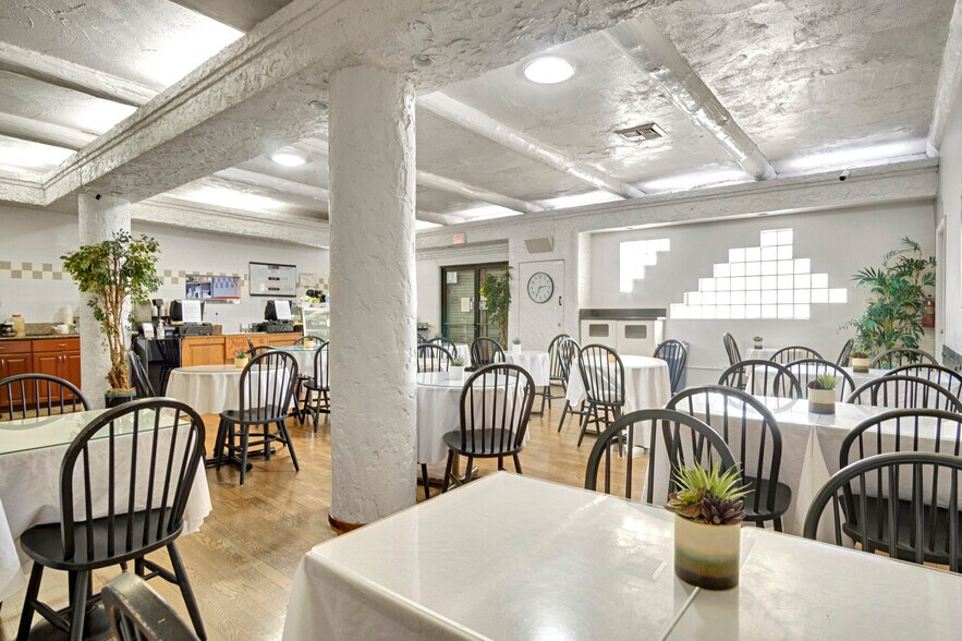More Photos Of 2214 Stoner Ave, Los Angeles Freestanding For Lease