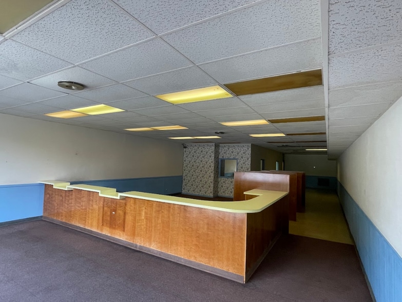 More Photos Of 420-426 11th St, Columbus Storefront For Sale