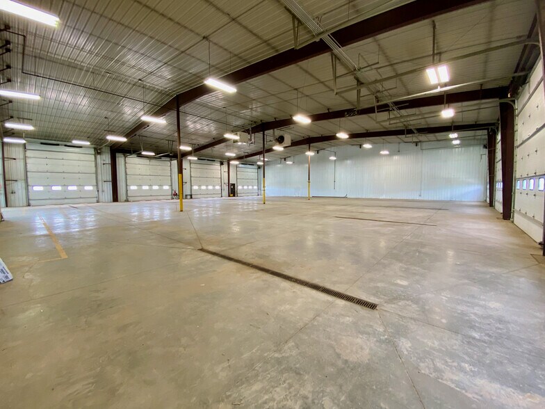 More Photos Of 14472 Commerce Park Blvd, Williston Warehouse For Sale