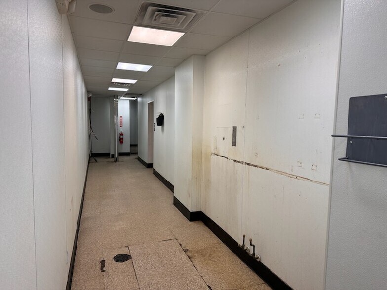More Photos Of 217 N Queen St, Lancaster Storefront Retail Residential For Lease