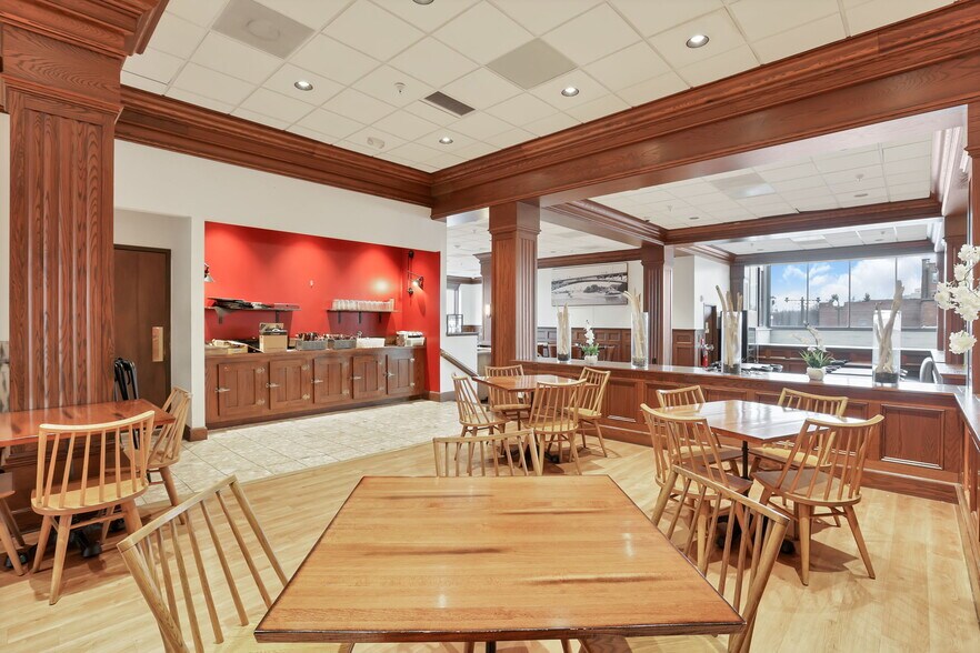 More Photos Of 301 Broadway, Lorain Hotel For Lease