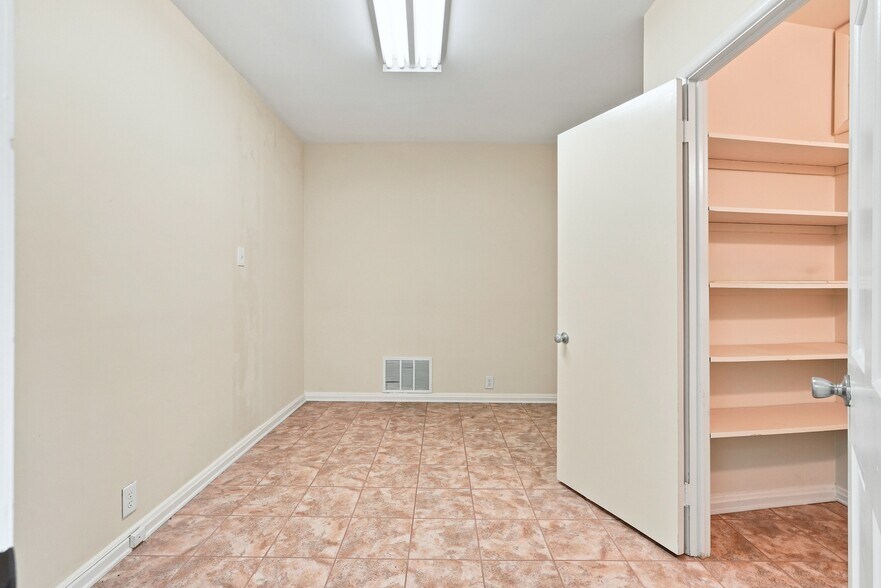 More Photos Of 3506 Memorial Ave, Lynchburg Office For Sale