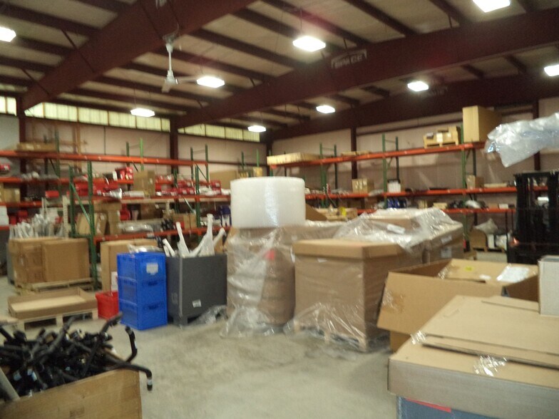 More Photos Of 92 Londonderry Tpke, Manchester Auto Dealership For Sale