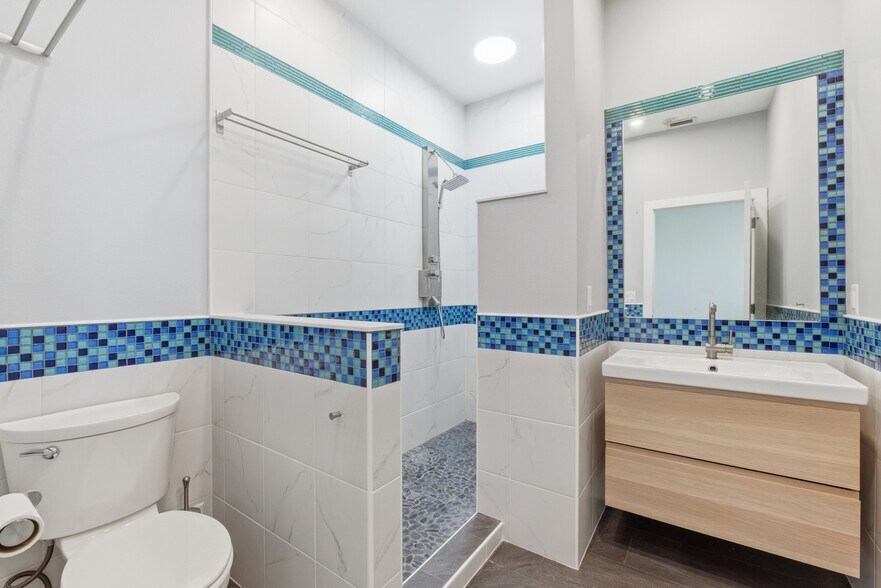 More Photos Of 8600 Airport Blvd, Leesburg Airplane Hangar For Sale