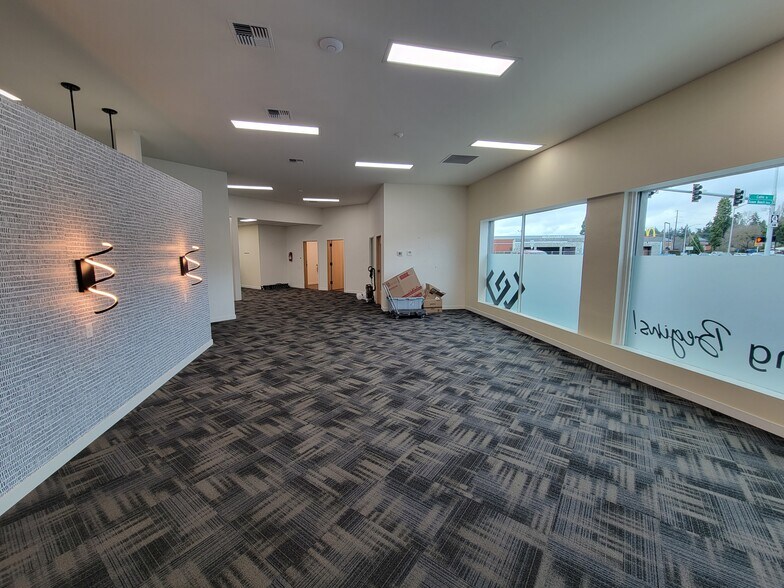 More Photos Of 711 Vandercook Way, Longview Storefront For Lease