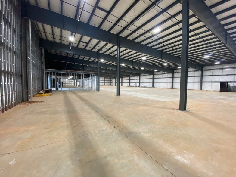 More Photos Of 1137 E Hefner Rd, Oklahoma City Sports And Entertainment For Sale