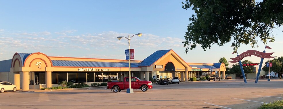 Primary Photo Of 2201-2207 Central Ave, Dodge City General Retail For Sale