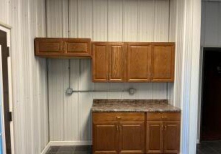 More Photos Of 3100 SW 9th Ave, Watertown Showroom For Lease