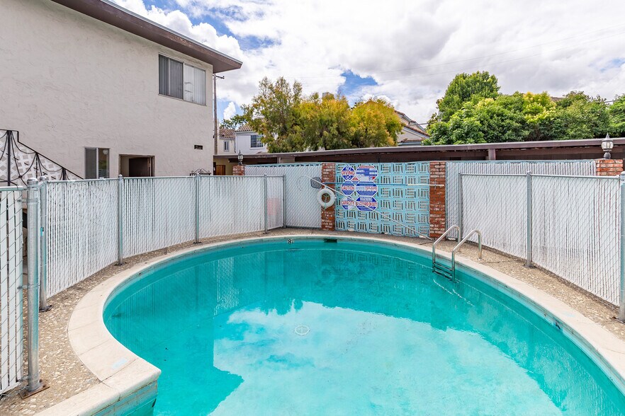 More Photos Of 2388 Karen Dr, Santa Clara Apartments For Sale