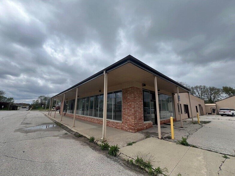 More Photos Of 129 2nd St, Webster City Light Manufacturing For Sale