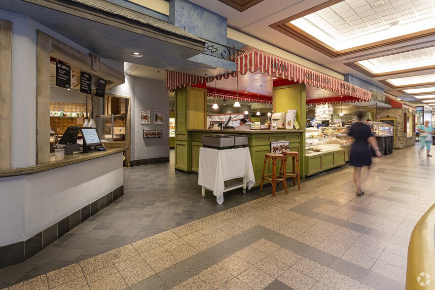 More Photos Of 335 8th Ave SW, Calgary Office For Lease