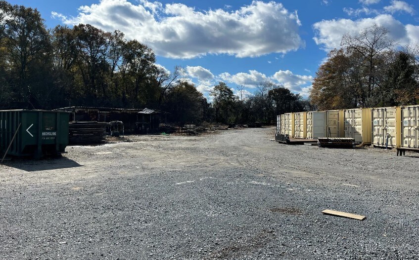 More Photos Of 330-332 N Erwin St, Cartersville Warehouse For Sale