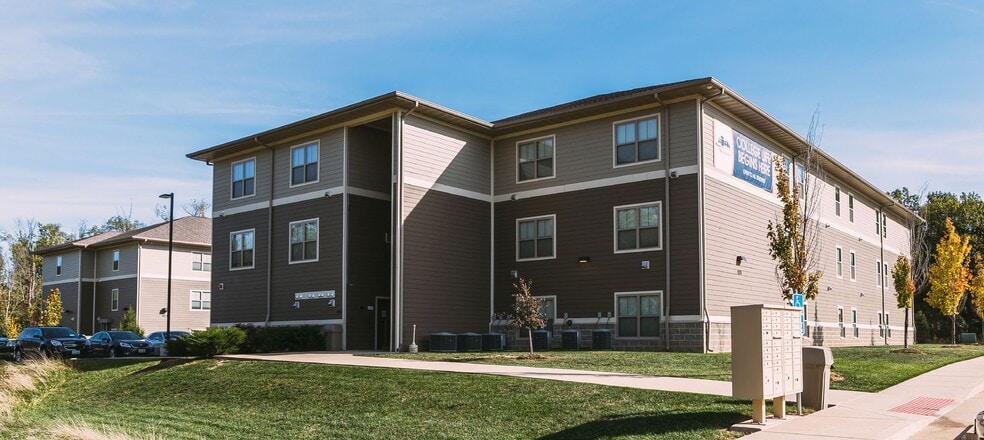 More Photos Of 820 Elm St, Godfrey Apartments For Sale