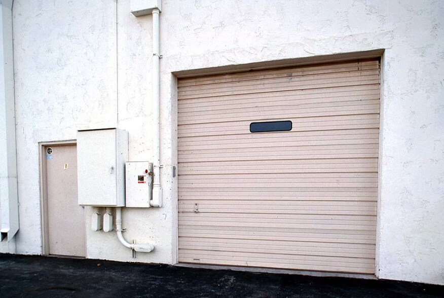 More Photos Of 7725 E Redfield Rd, Scottsdale Warehouse For Sale