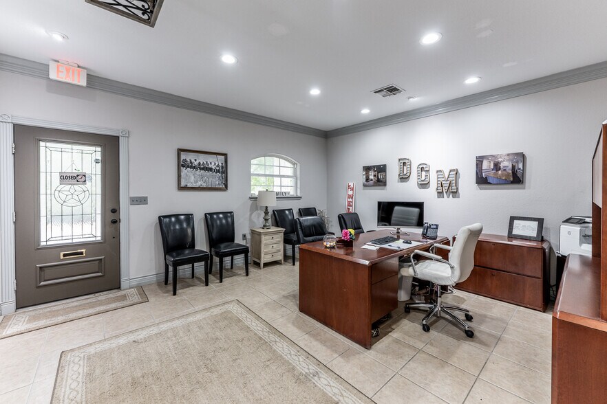 More Photos Of 101 Hidden Valley Cir, Huntsville Office For Sale