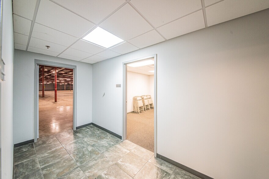 More Photos Of 322 N 3rd St, Paducah Warehouse For Lease