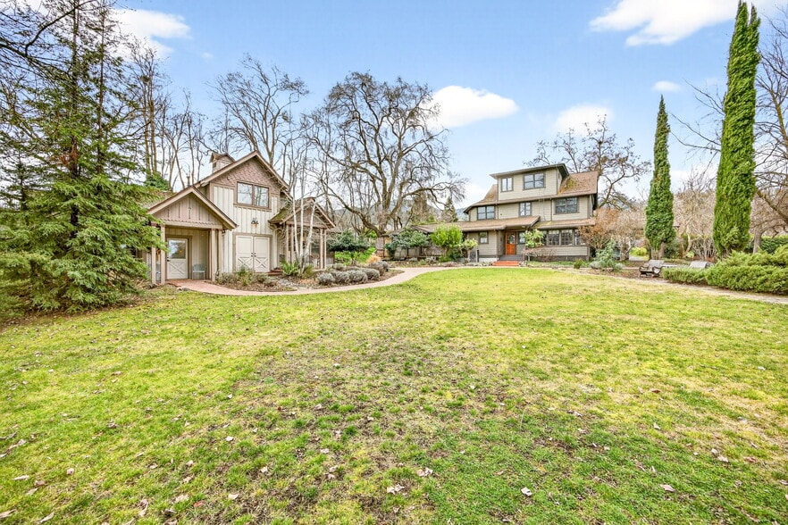 More Photos Of 668 N Main St, Ashland Hospitality For Sale