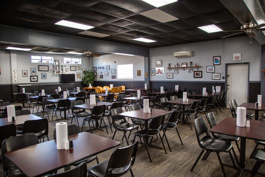 More Photos Of 1686 GOLDEN ISLE W, Baxley Restaurant For Sale
