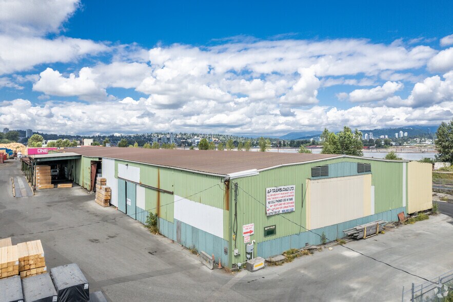 Primary Photo Of 11675 130 St, Surrey Service For Lease