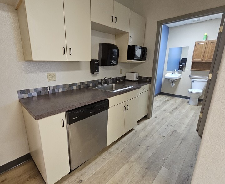 More Photos Of 637 North Ave, Grand Junction Office For Lease