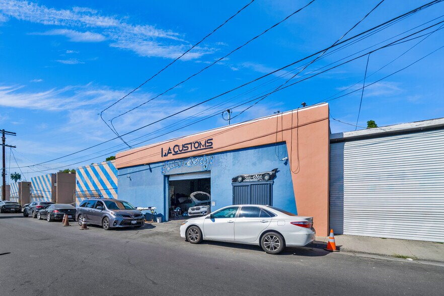 More Photos Of 14637 Aetna St, Van Nuys Warehouse For Sale