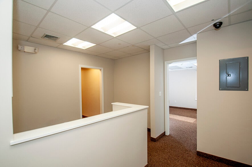 More Photos Of 4 Davis Ct, Brookline Loft Creative Space For Lease