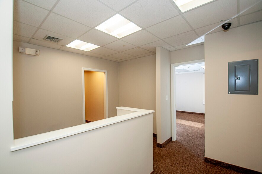 More Photos Of 4 Davis Ct, Brookline Loft Creative Space For Sale