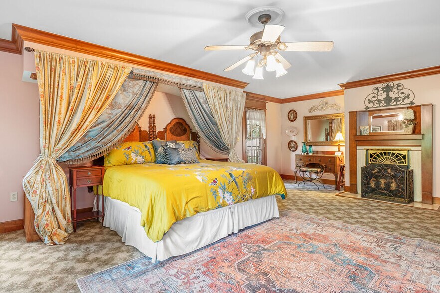 More Photos Of 46 Hillside Ave, Eureka Springs Hospitality For Sale