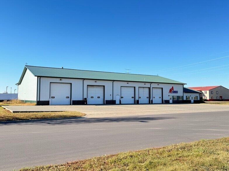 More Photos Of 1015 N 9th Ave, Brandon Industrial For Lease