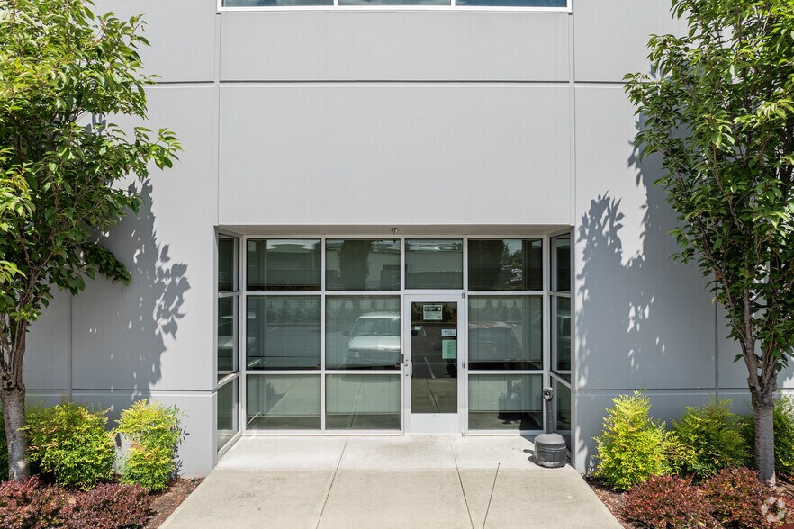 More Photos Of 106 SE 223rd Ave, Gresham Warehouse For Lease