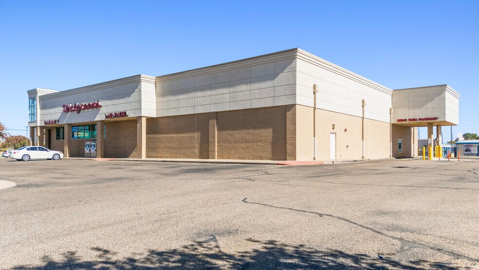 More Photos Of 2417 82nd St, Lubbock Drugstore For Sale