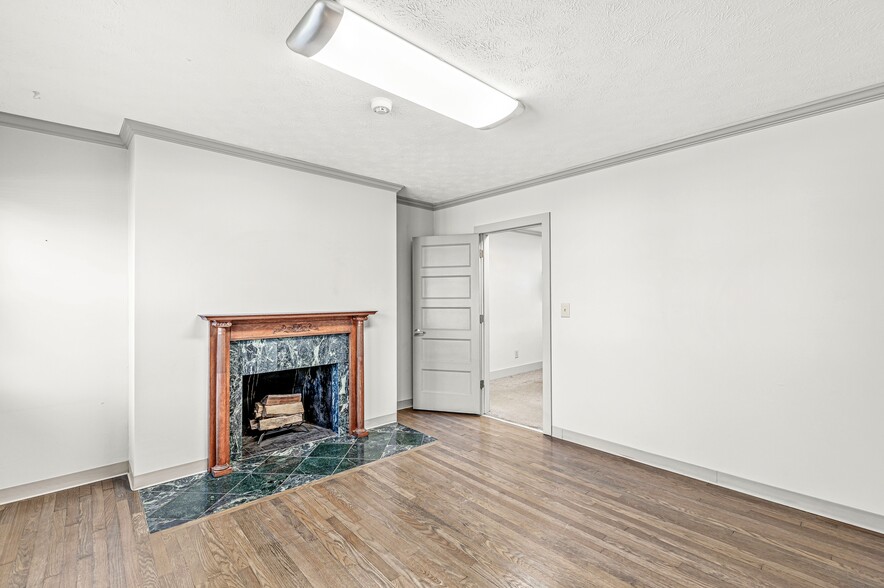 More Photos Of 2601 E 56th St, Indianapolis Light Distribution For Sale