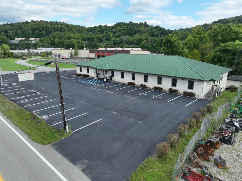 Primary Photo Of 2031 Pleasant Valley Rd, Fairmont Office For Lease