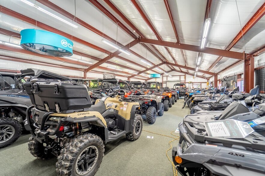 More Photos Of 424 Terrell Rd, Franklin Showroom For Sale