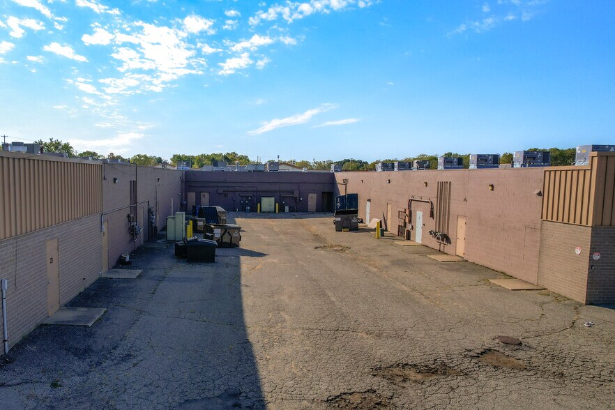 More Photos Of 3222 S Martin Luther King Jr Blvd, Lansing Unknown For Lease