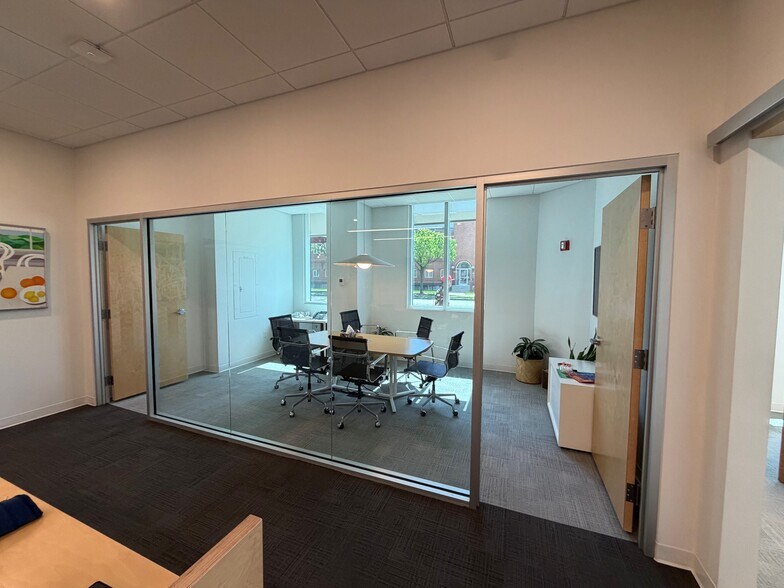 More Photos Of 1 Audubon St, New Haven Office For Lease