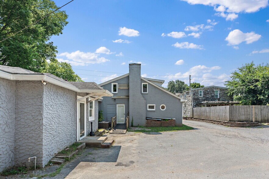 Primary Photo Of 254 Natchez St, Franklin Apartments For Sale