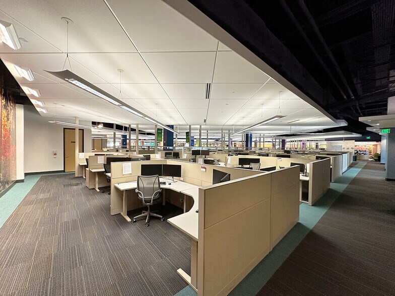 More Photos Of 550 Center St, Auburn Freestanding For Lease