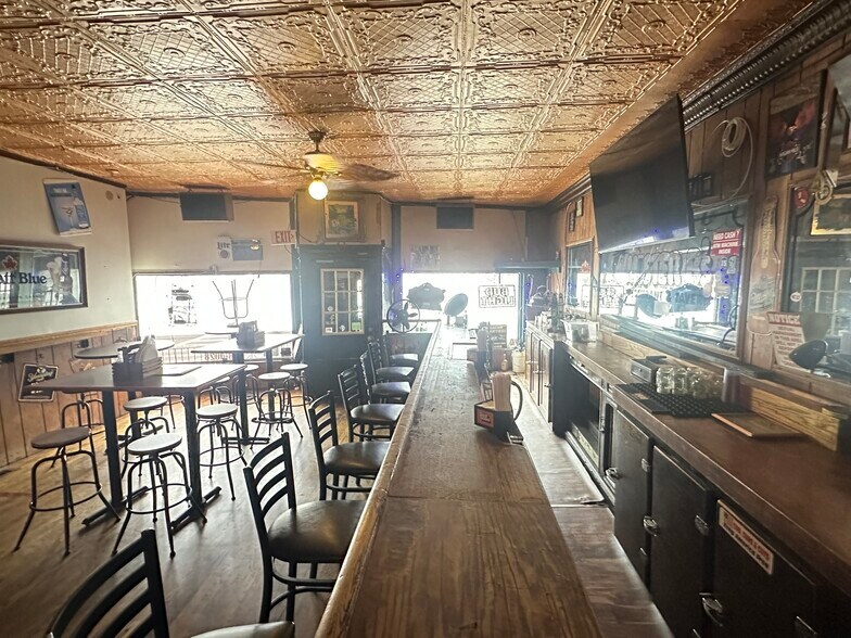 More Photos Of 2201 Hyde Park Blvd, Niagara Falls Restaurant For Sale