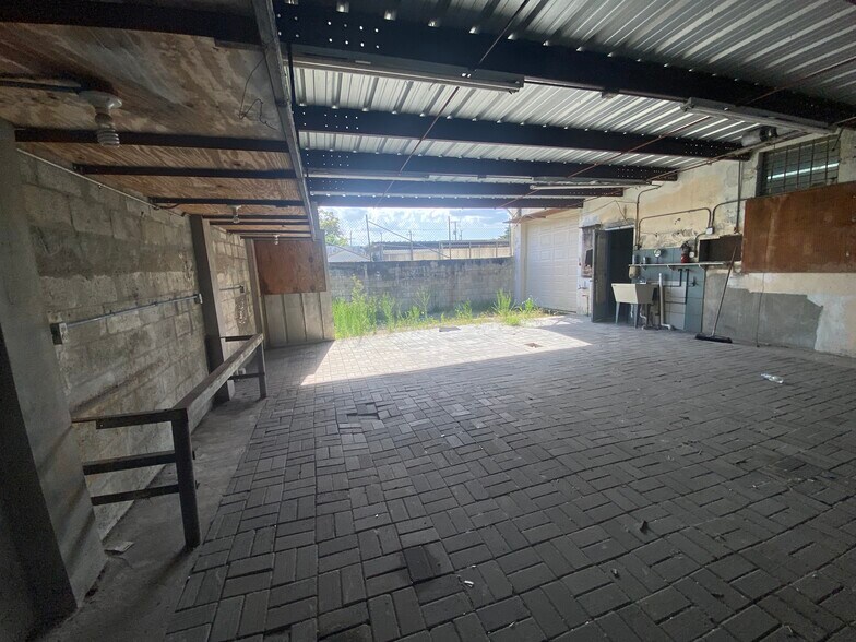 More Photos Of 2126 Collins Ct, Hollywood Refrigeration Cold Storage For Lease