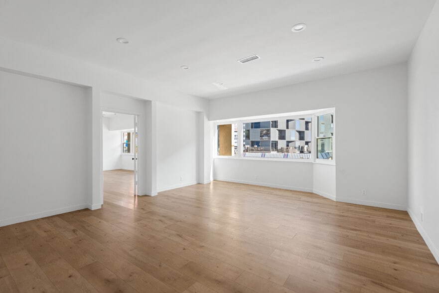More Photos Of 8519-8527 W Sunset Blvd, West Hollywood Storefront Retail Office For Lease