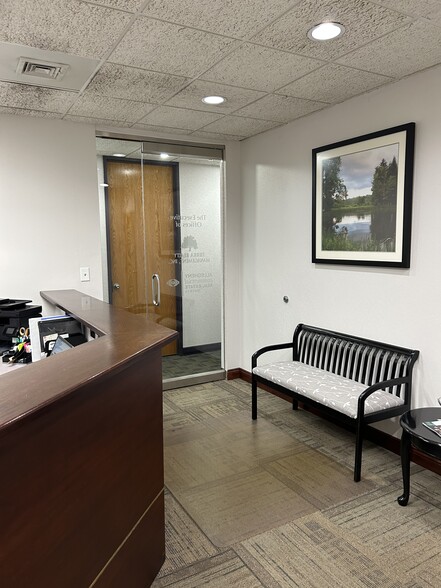 Primary Photo Of 101 Bradford Rd, Wexford Medical For Lease