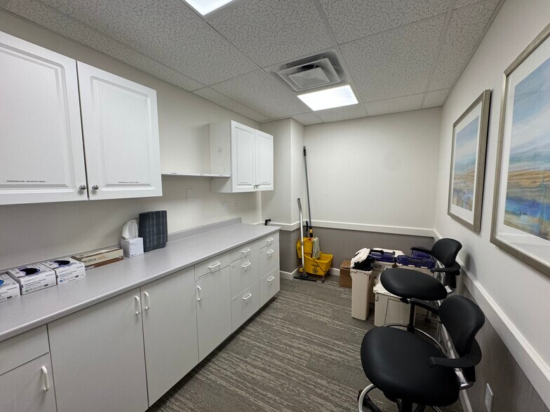 More Photos Of 5 Durham Rd, Guilford Medical For Lease