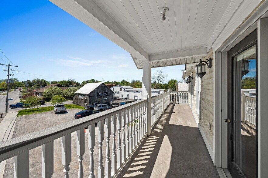More Photos Of 5550 Manotick Main St, Ottawa Office Residential For Sale