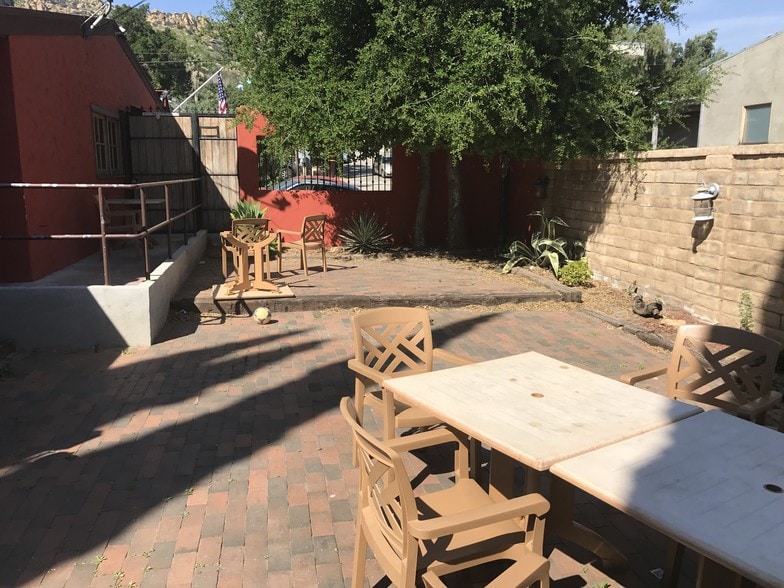 More Photos Of 23360 Lake Manor Dr, Chatsworth Restaurant For Sale
