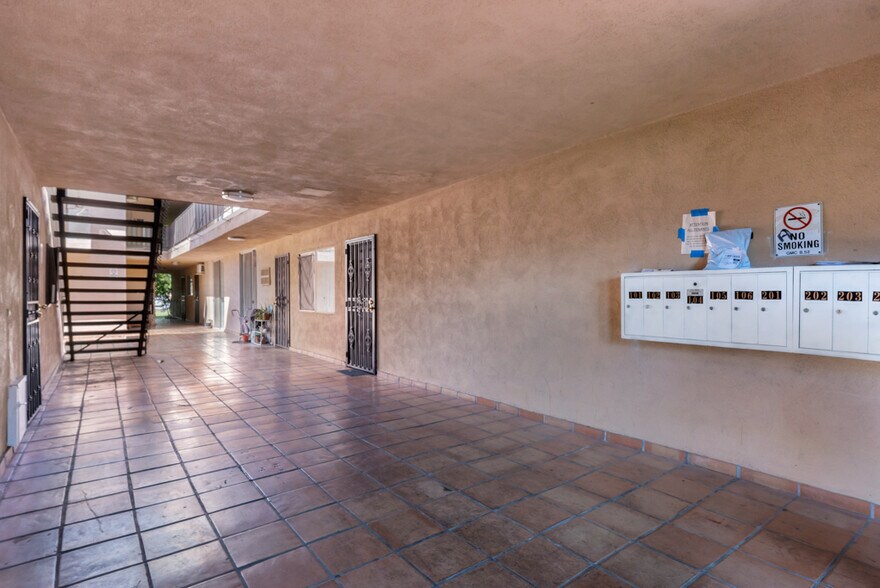 More Photos Of 729 Raleigh St, Glendale Apartments For Sale