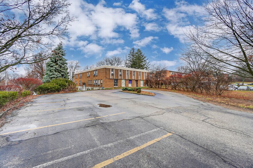 More Photos Of 1106 E High St, Springfield Schools For Sale